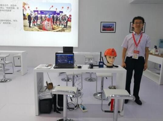 新品發(fā)布，無人機(jī)展示     金鴻泰驚艷亮相SNEC 2017