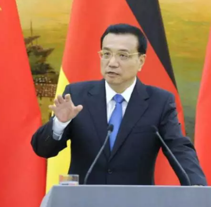 李克強(qiáng):集中攻克霧霾成因 該花多少錢就花多少錢