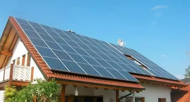 你看這些地方都裝上光伏電站，每年能省一半電費(fèi)！