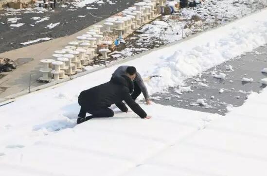 1MW屋頂光伏電站如何除雪？這個業(yè)主的建議真好！